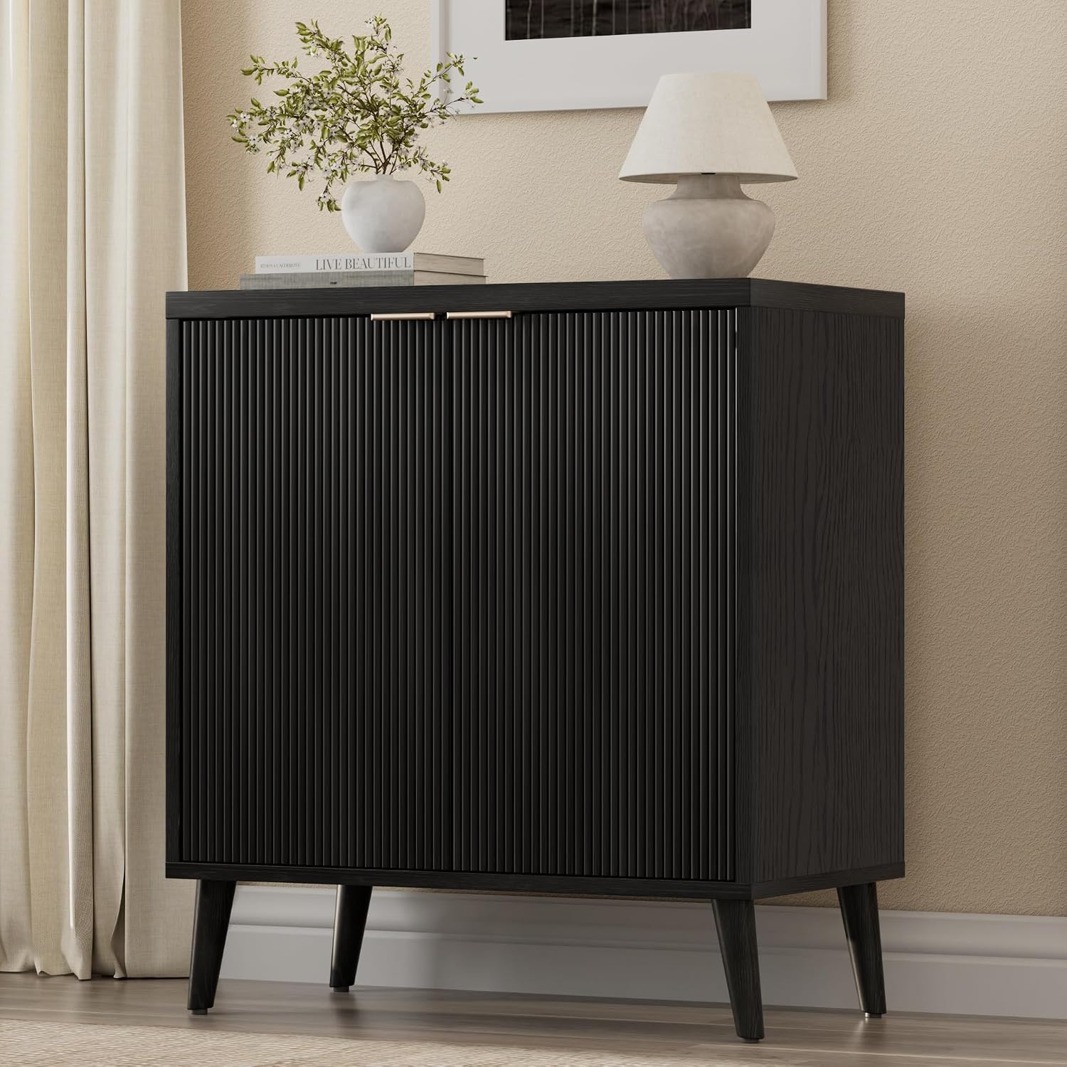 Desk Setup Modern - Gecanneleerde buffetkast met opbergruimte Modern dressoirframe