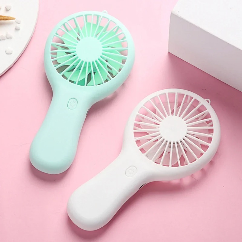 Kleine handventilator Mini opl - Desk Setup Gear recensie en prijs